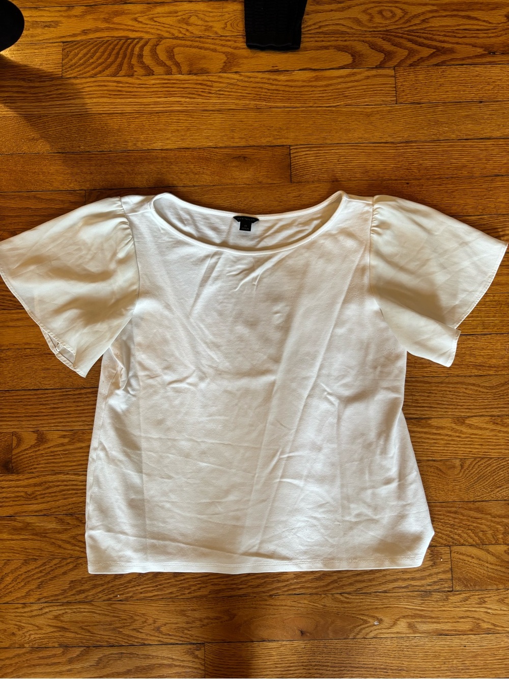 Ann Taylor White Short Sleeve Scoop Neck Top